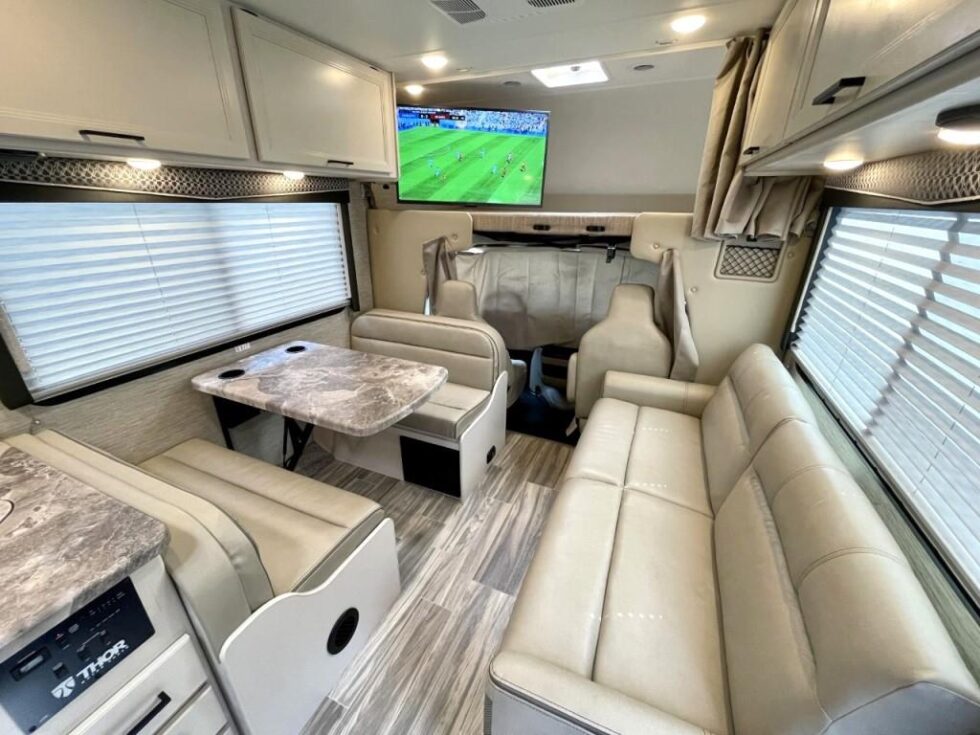 2023 Four Winds 30ft | rv rentals near me | rv campers for rent