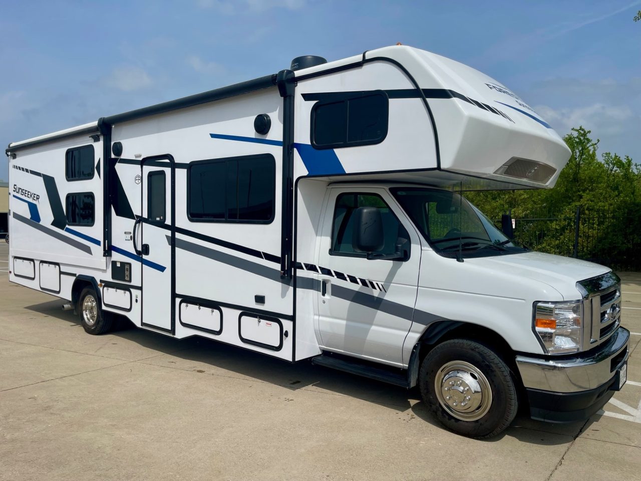 2022 Thor Four Winds | rv rentals near me | dallas rv